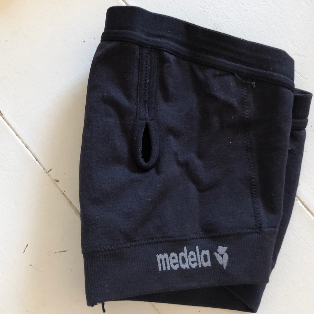Medela Hands Free Pumping Nursing Bra